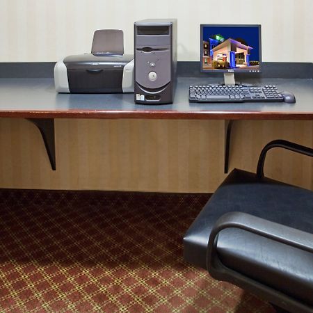 Holiday Inn Express Hotel & Suites Drums-Hazelton By Ihg Экстерьер фото