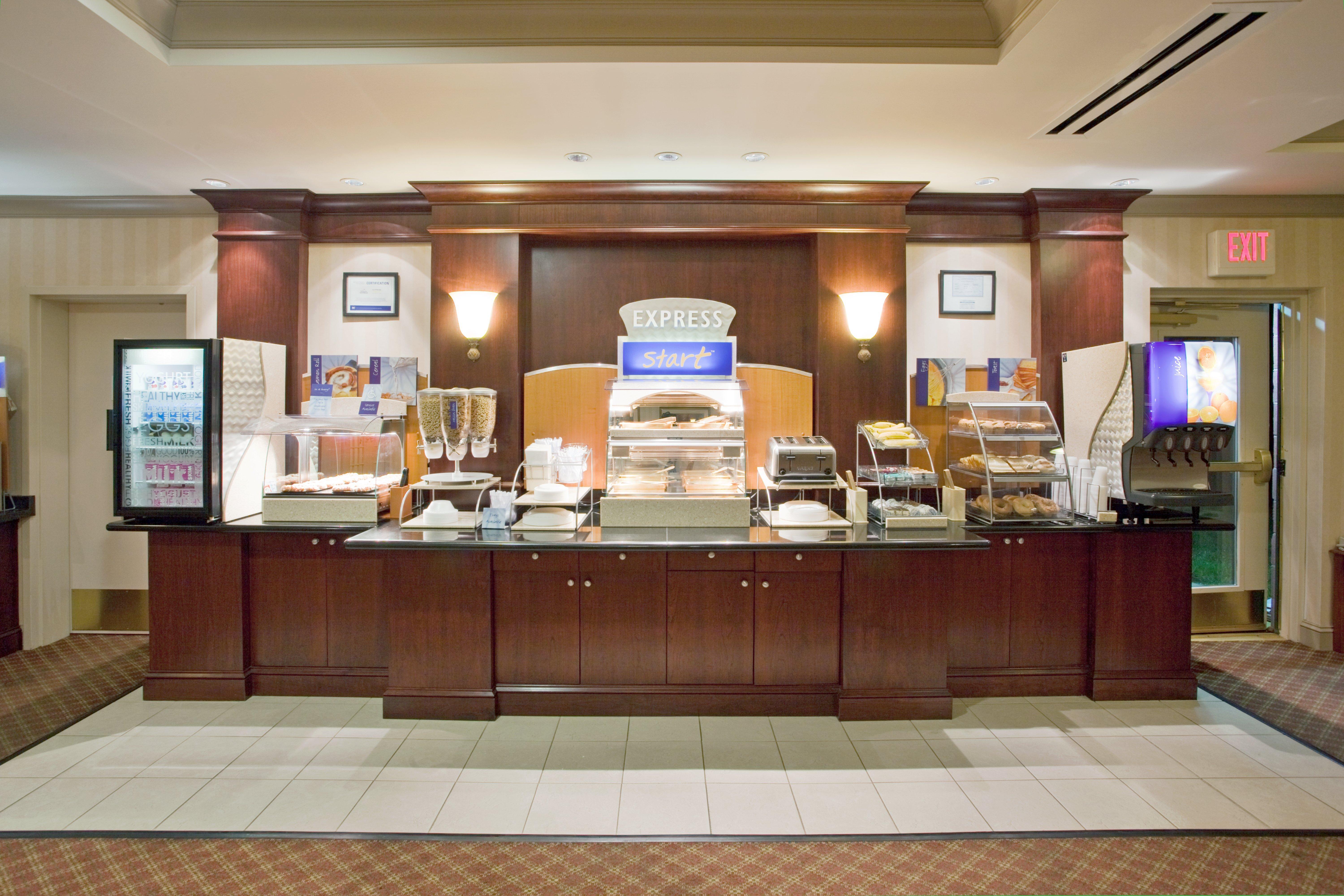 Holiday Inn Express Hotel & Suites Drums-Hazelton By Ihg Экстерьер фото