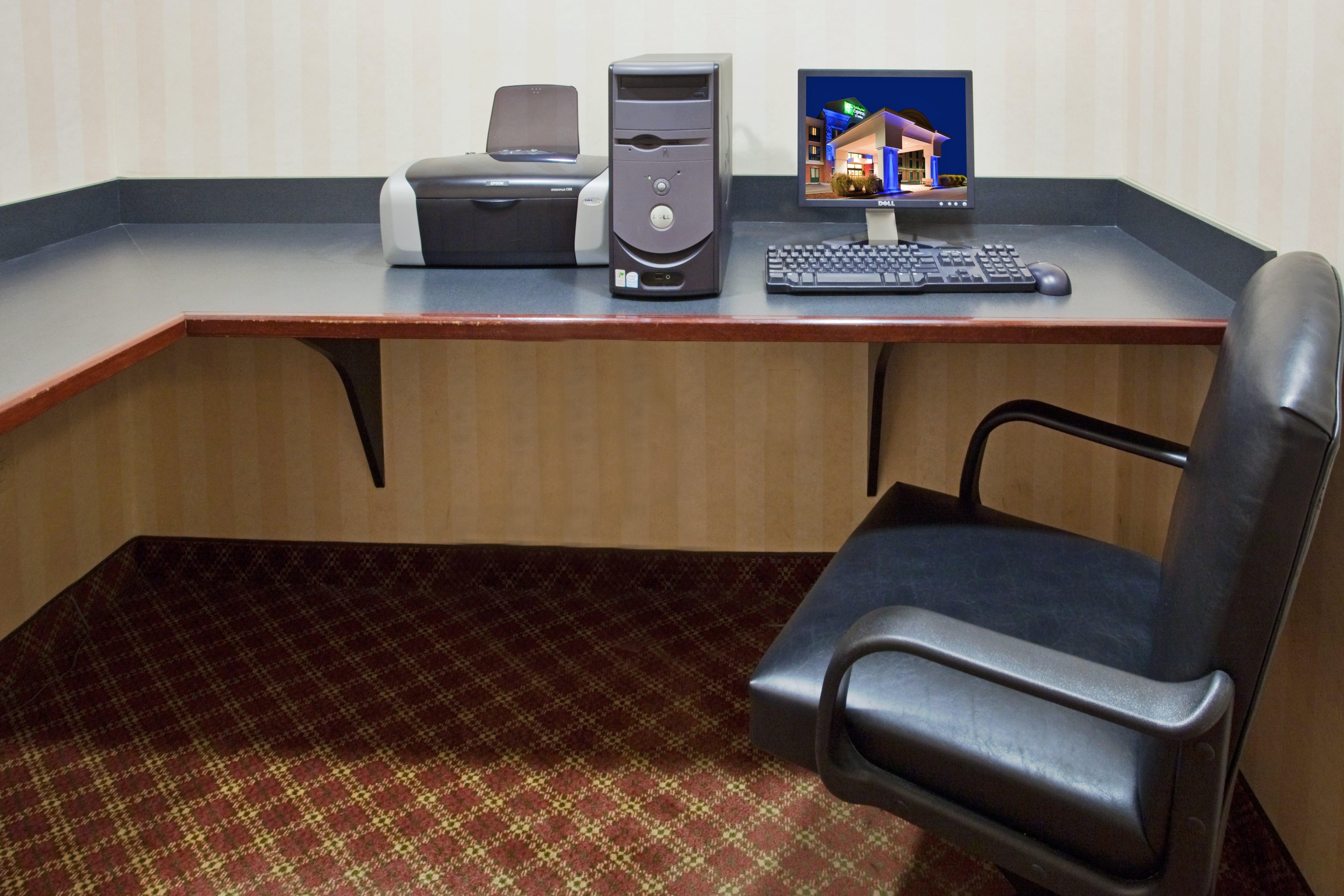Holiday Inn Express Hotel & Suites Drums-Hazelton By Ihg Экстерьер фото
