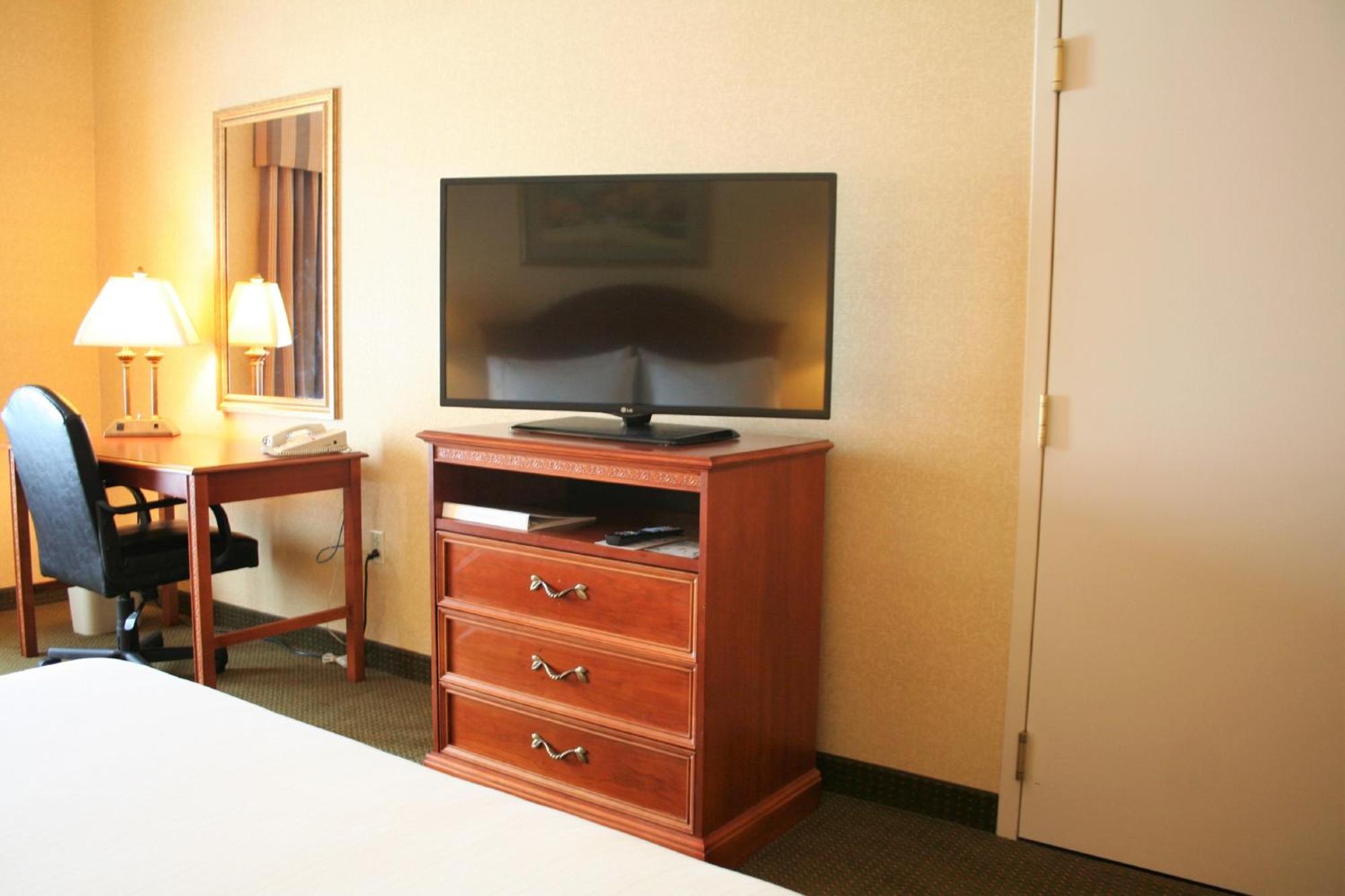 Holiday Inn Express Hotel & Suites Drums-Hazelton By Ihg Экстерьер фото