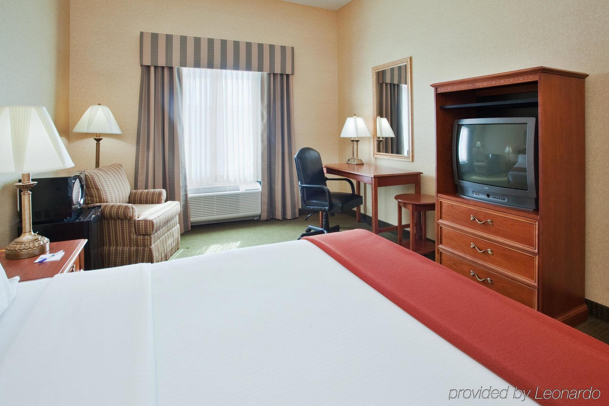Holiday Inn Express Hotel & Suites Drums-Hazelton By Ihg Экстерьер фото